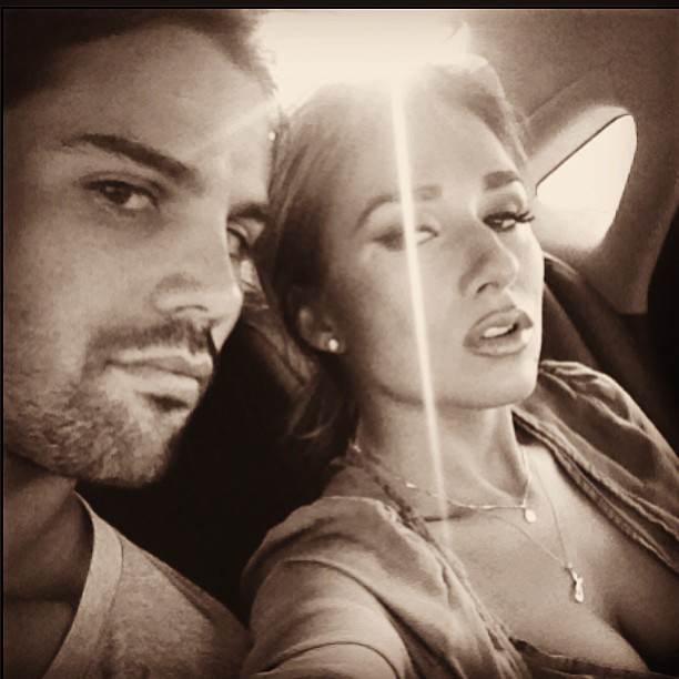 Submit Your Fan Art for the Eric & Jessie Game On Countdown! E! News